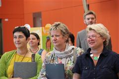 Ministerin Barbara Steffens, Ministerin Sylvia Löhrmann und Schulleiterin Kristina Mandalka 