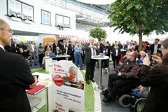 Get-Together mit Minister Laumann (Foto: Messe Düsseldorf/ctillmann)