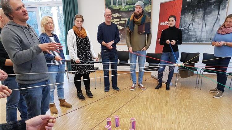 Arbeit mit dem "Tower of Power" beim "mediapack-Parcours"