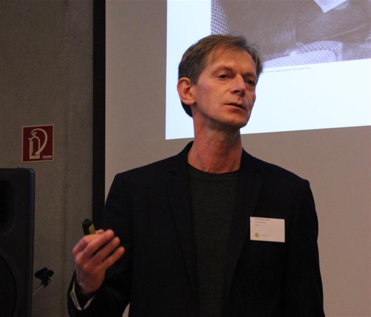 Dr. H ans-Jürgen Rumpf, Universitätsklinikum Lübeck, hielt den Hauptvortrag