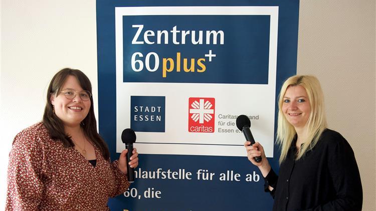 Julia Kumpmann vom Zentrum 60plus Bezirk VIII Essen (li.) und Julia Beus (re.), ginko Stiftung für Prävention