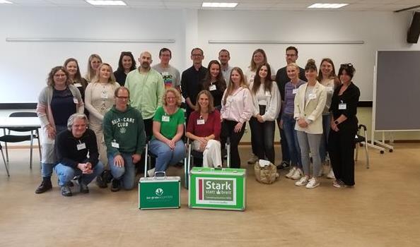 Über 20 Teilnehmer:innen bei der ersten von drei Koffer-Schulungen in NRW