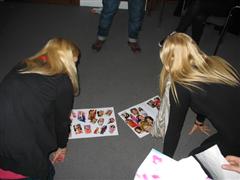 Was ist "schön"? Wie unterschiedlich die Schülerinnen das empfinden, wurde deutlich anhand der Collagen, die sie erstellten