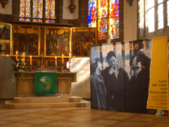 Altarraum mit Kampagnenmotiv