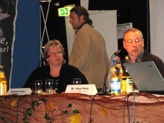 G.Farke, J.Petri und "bewegter" Moderator