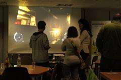 Spielende Eltern bei der LAN-Party