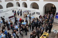 Mittagspause im Foyer des LWL