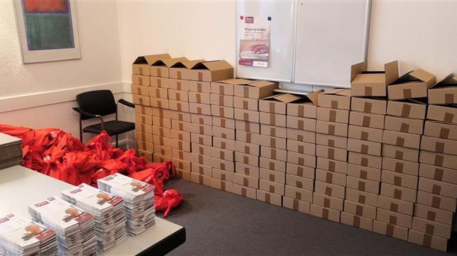 Flyer, Broschüren und Give aways für die Pakete