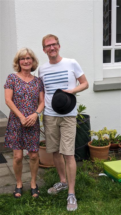 Hut-Übergabe: Angelika Fiedler und André Frohnenberg