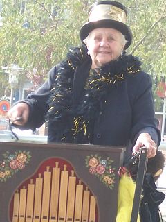 Empfang mit Drehorgel